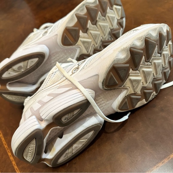 Saucony Grid NXT unisex white sneakers 11.5 used once - Picture 10 of 11